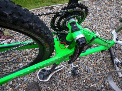 IMGP0840 Cracks in rear swing-arm brace