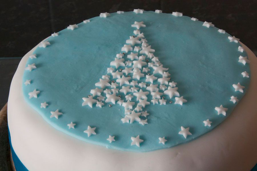 Christmas Cake Decorating - A Simple Life of Luxury