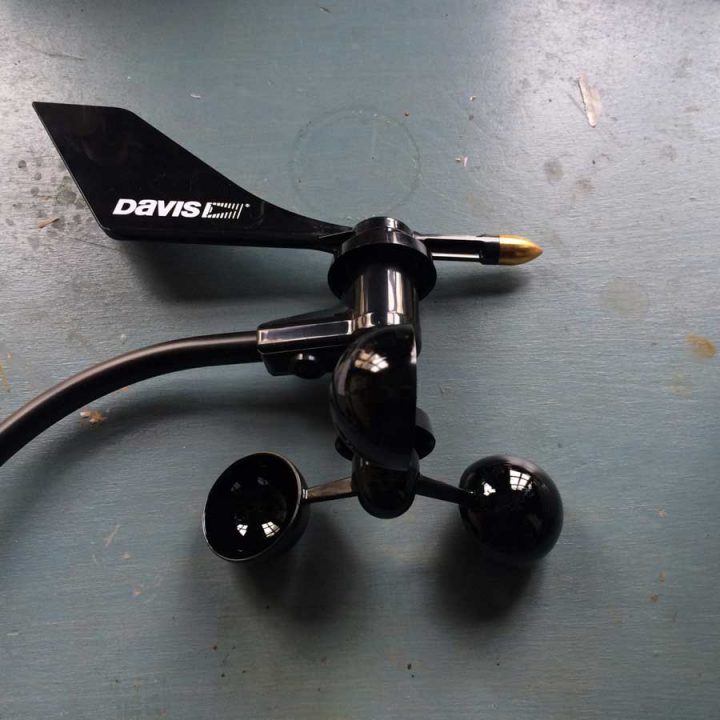 Anemometer