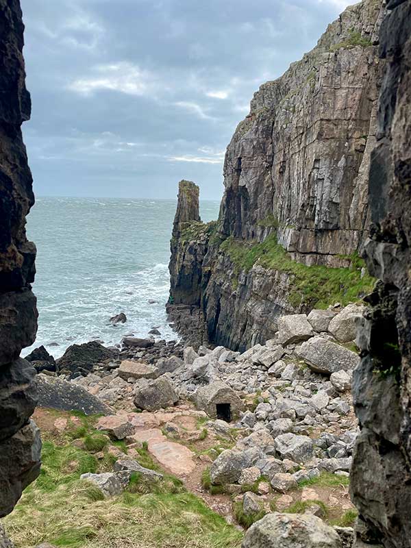 Wales Coast Path Run - Stackpole Quay to Green Bridge of Wales - A ...