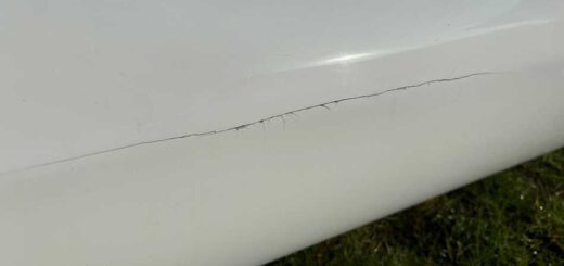 Crack in Side of Ski